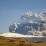 800px-Eyjafjallajokull-April-17