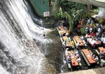 1.The Labassin Waterfall Restaurant, Filipiny.jpg